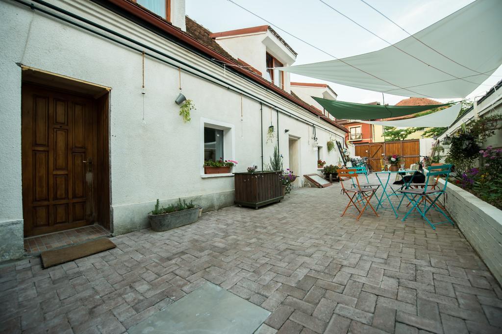 Bike House - 250-Year-Old Restored House In A Quiet Area Brassó Kültér fotó